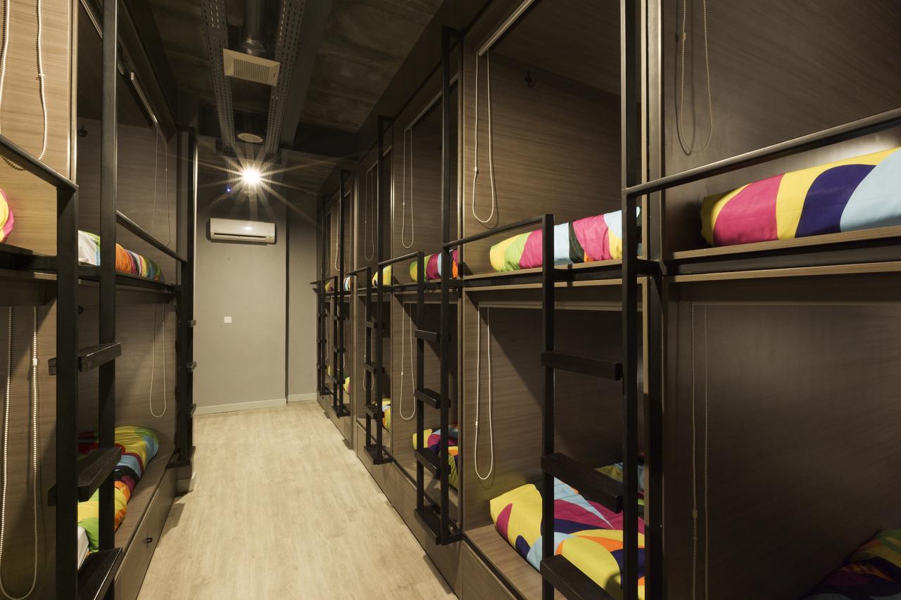 Nomad Hostel Kemang Jakarta Ngoại thất bức ảnh