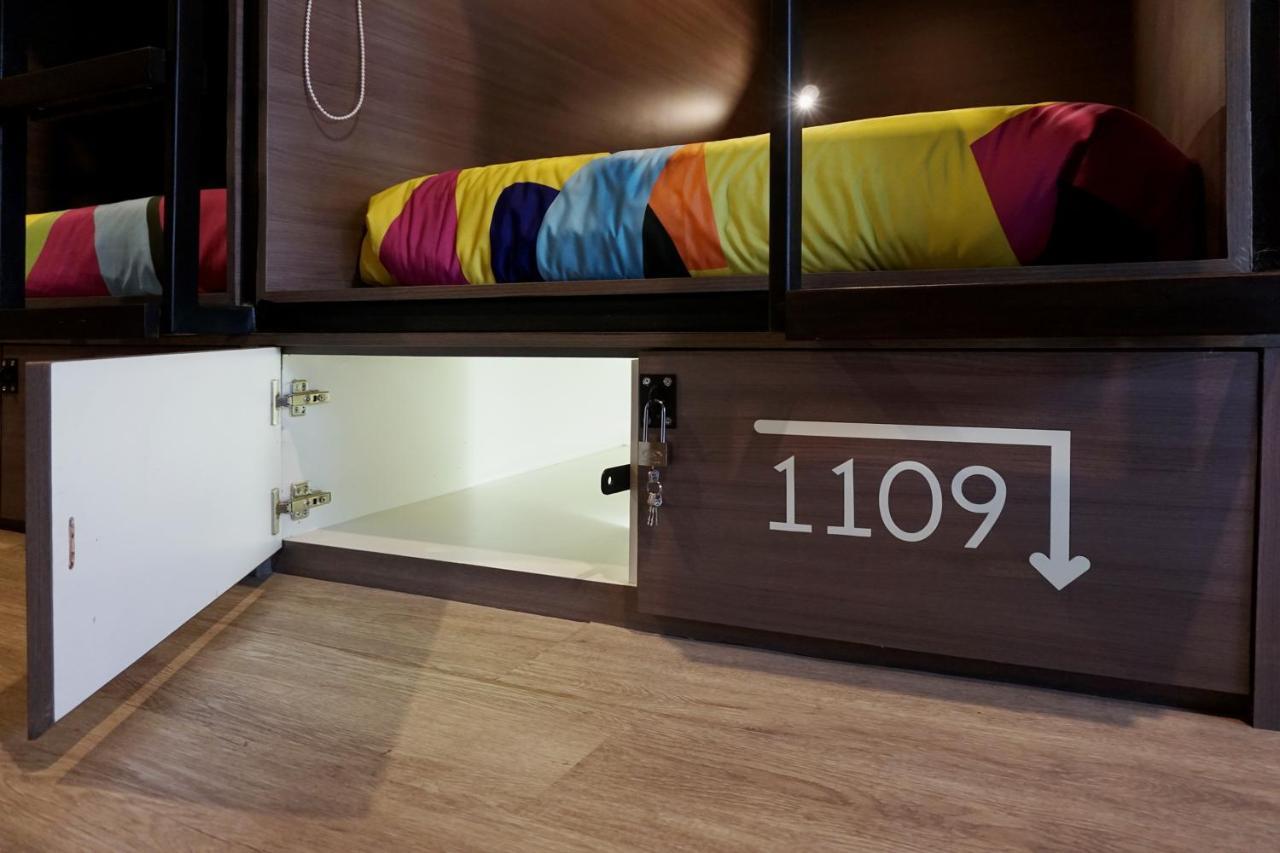 Nomad Hostel Kemang Jakarta Ngoại thất bức ảnh